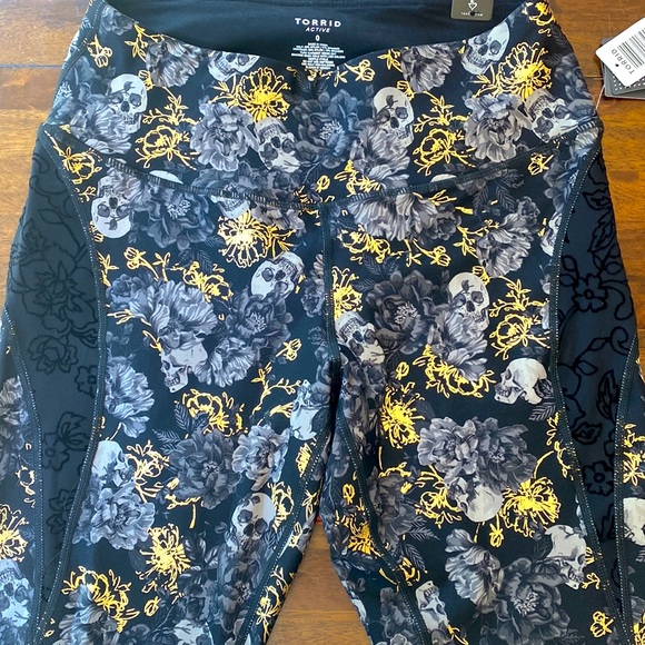 torrid Pants - 💀🖤 Skull high rise active legging 🖤💀